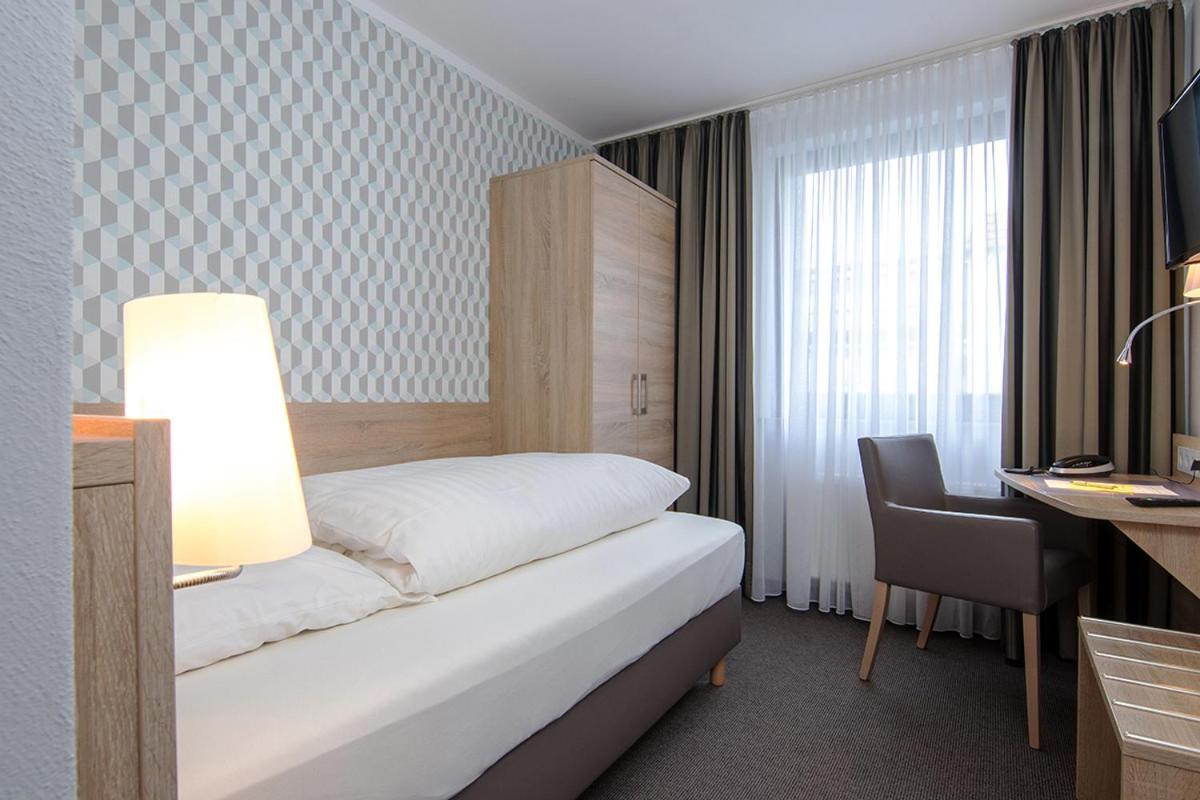Hotel Rennschuh Гёттинген Экстерьер фото