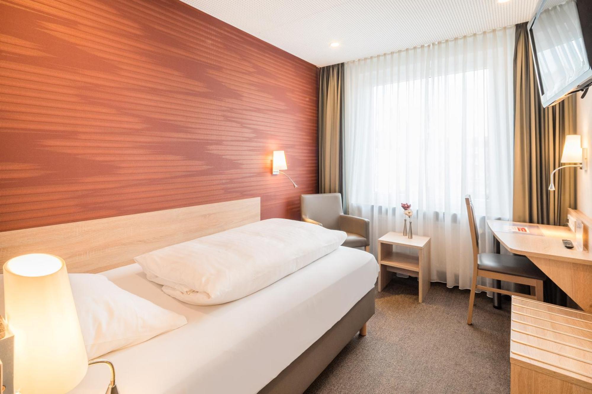 Hotel Rennschuh Гёттинген Экстерьер фото
